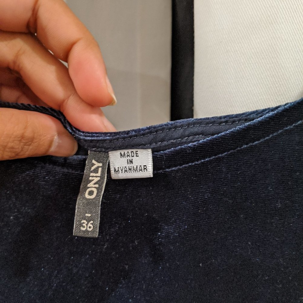 Navy velvet tank top - Picture 3 of 5